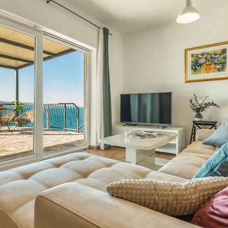 Sea View Complex In 3*