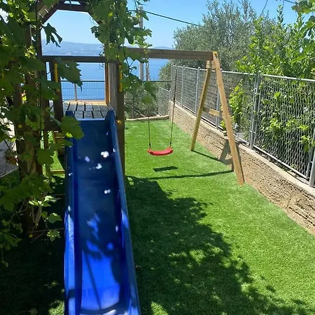 Sea View Complex In 3* Stanici